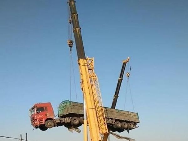 新乡市吊车出租电话_选择吊车出租应注意哪些